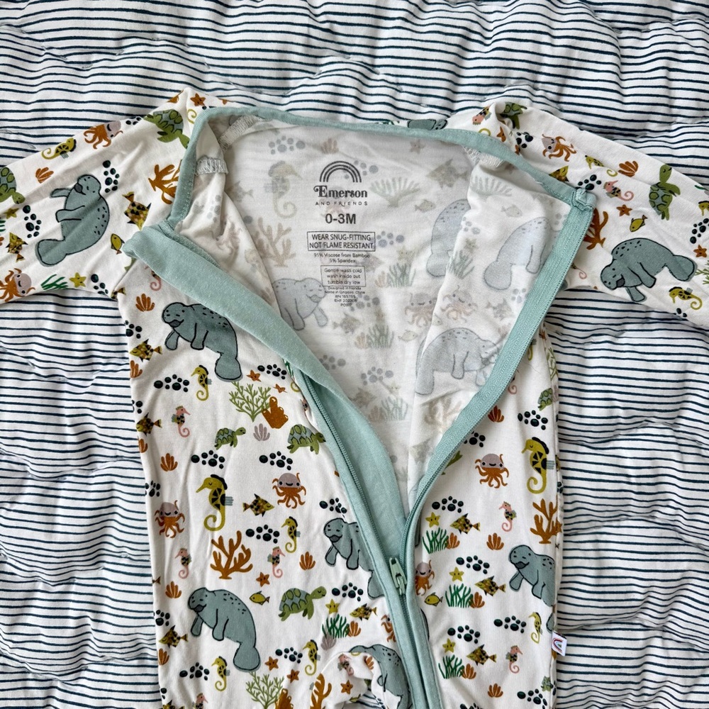 Emerson and Friends Manatee Bamboo Convertible Footie Romper, Size 0-3 months - Picture 2 of 2